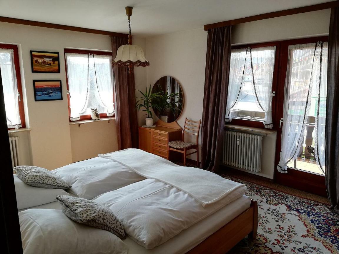 Hotel-Pension Zum Bierhaus Rötenbach Buitenkant foto